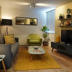 Apartment Modern One Bedroom In Bay, Cardiff